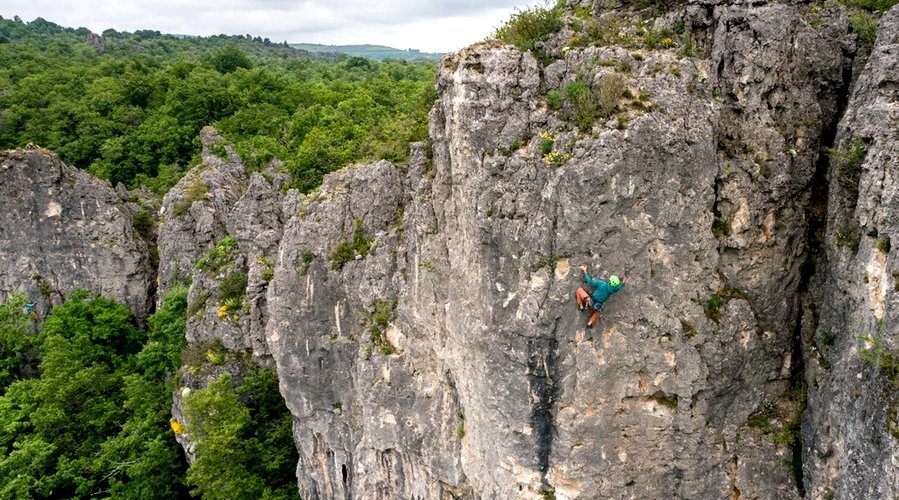 De belles longueurs en escalade au cirque de Labeil